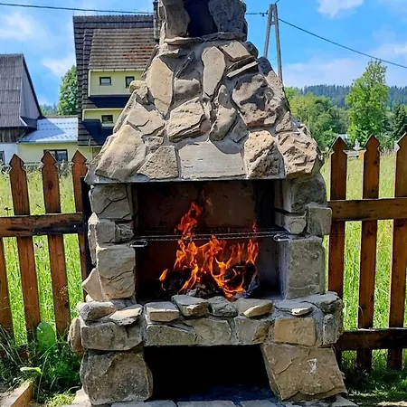 Pod Modrzewiami Chalet *